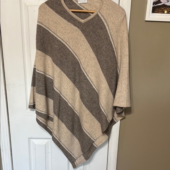 Kantipur Wear 100% Cashmere Poncho Handmade in Nepal - Picture 1 of 6